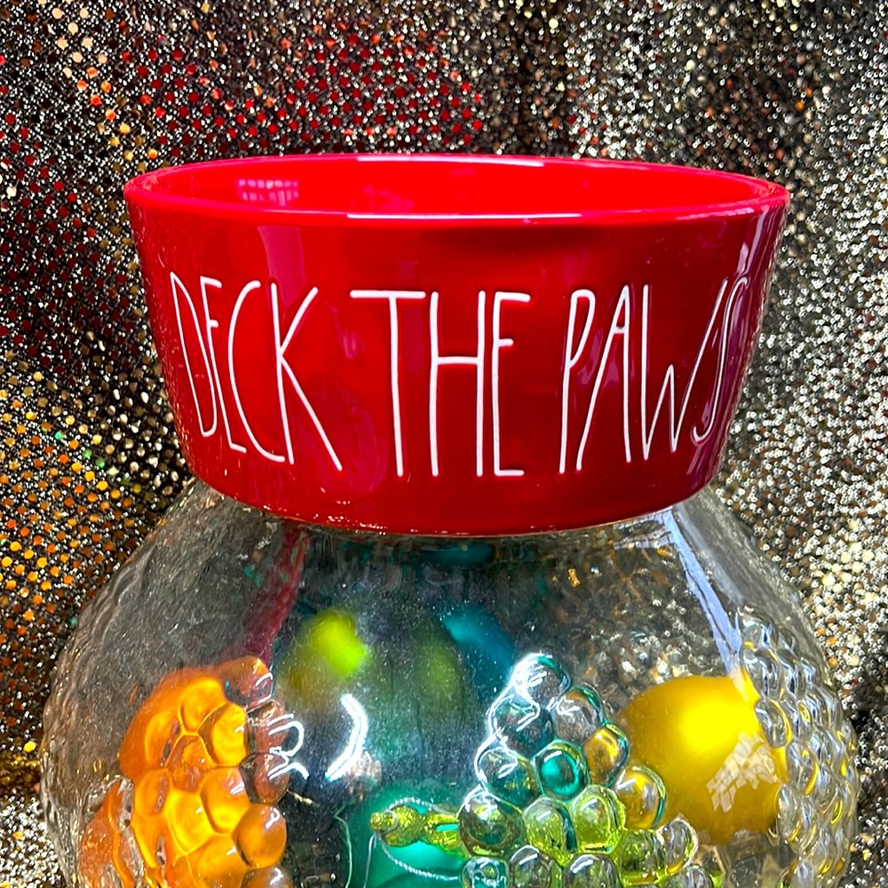 NWT Large Rae Dunn dog / puppy bowl — Deck the Paws — GIFTABLE!